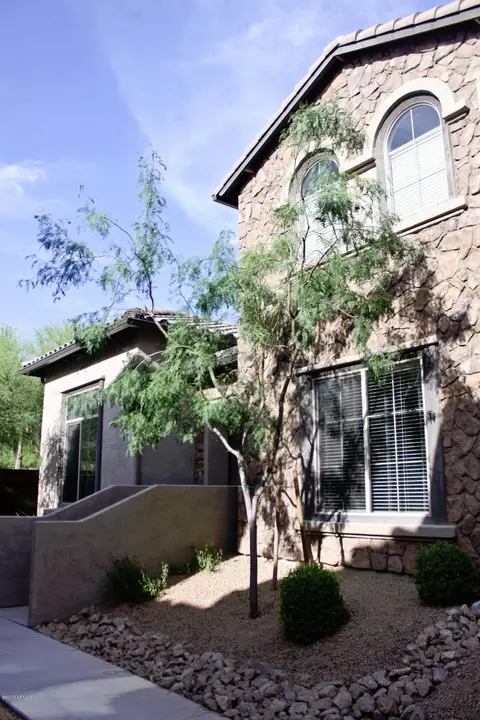 3910 E Cat Balue Dr, Phoenix, AZ 85050 photo 1