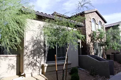 3910 E Cat Balue Dr, Phoenix, AZ 85050 photo 2