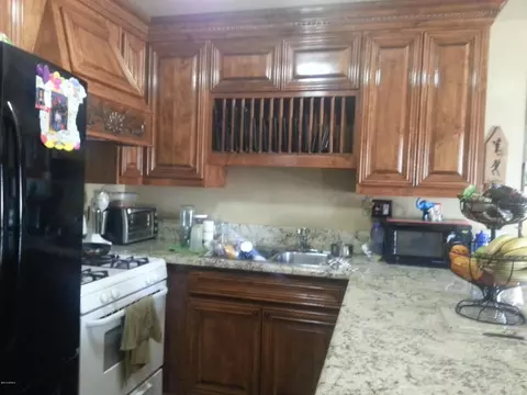 3035 N 37th Dr, Phoenix, AZ 85019 photo 4