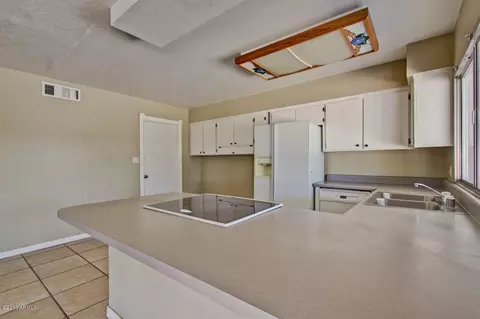 2134 E Radcliffe Dr, Tempe, AZ 85283 photo 9