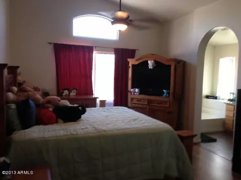 907 E Montoya Ln, Phoenix, AZ 85024 photo 6
