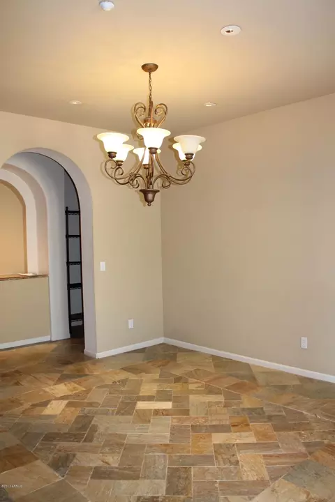 3923 E Crest Ln, Phoenix, AZ 85050 photo 3