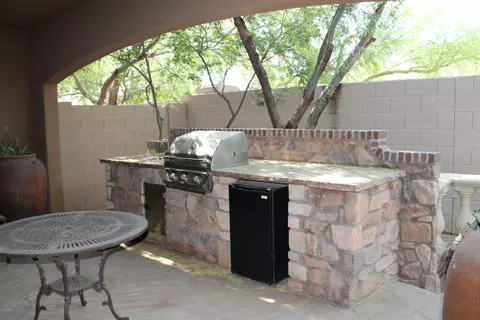3923 E Crest Ln, Phoenix, AZ 85050 photo 21