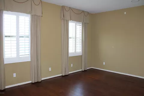 3923 E Crest Ln, Phoenix, AZ 85050 photo 11