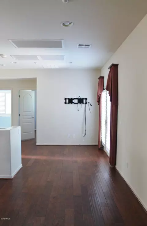 3923 E Crest Ln, Phoenix, AZ 85050 photo 16