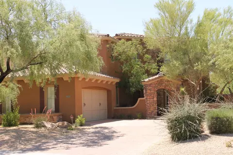 3923 E Crest Ln, Phoenix, AZ 85050 photo 1