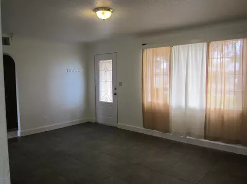 717 W 2nd Pl, Mesa, AZ 85201 photo 4