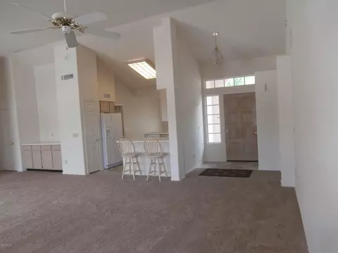 913 E Verbena Dr, Phoenix, AZ 85048 photo 1