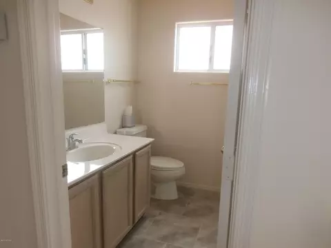 913 E Verbena Dr, Phoenix, AZ 85048 photo 2