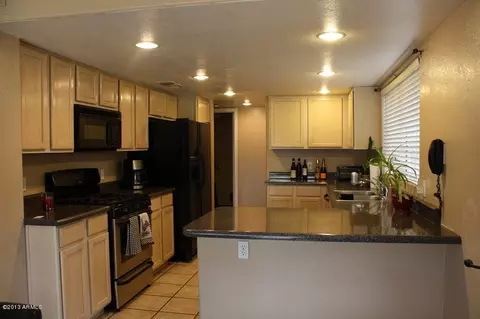 3946 E Rosemonte Dr, Phoenix, AZ 85050 photo 7