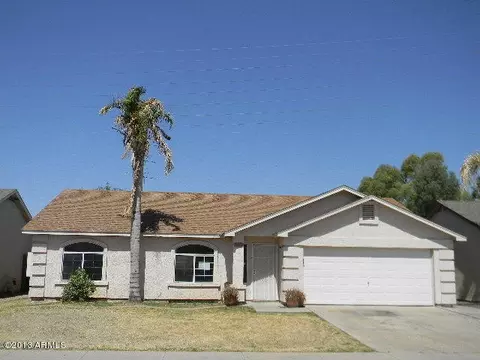 902 S Wanda Dr, Gilbert, AZ 85296 photo 1