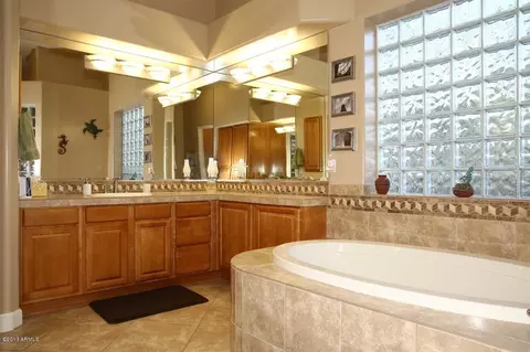 434 E Desert Wind Dr, Phoenix, AZ 85048 photo 17