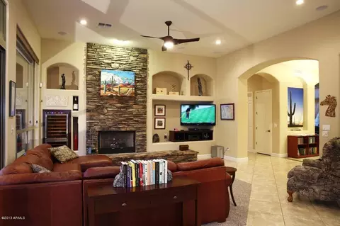 434 E Desert Wind Dr, Phoenix, AZ 85048 photo 9