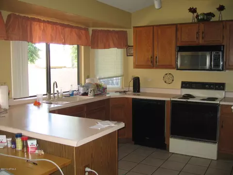 5723 E Huber St, Mesa, AZ 85205 photo 2