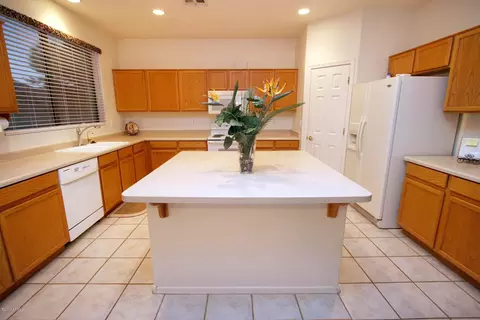 539 E Betsy Ln, Gilbert, AZ 85296 photo 9