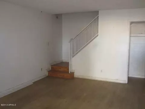 4255 N 67th Dr, Phoenix, AZ 85033 photo 2