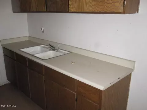 4255 N 67th Dr, Phoenix, AZ 85033 photo 4