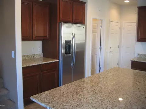 3937 E Cat Balue Dr, Phoenix, AZ 85050 photo 3