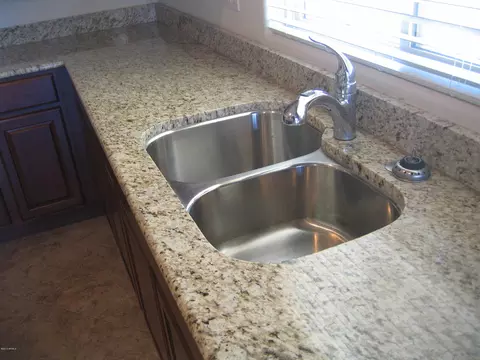 3937 E Cat Balue Dr, Phoenix, AZ 85050 photo 4