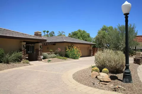 5840 N 45th Pl, Phoenix, AZ 85018 photo 8
