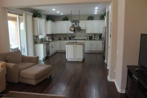 3842 E Cat Balue Dr, Phoenix, AZ 85050 photo 3