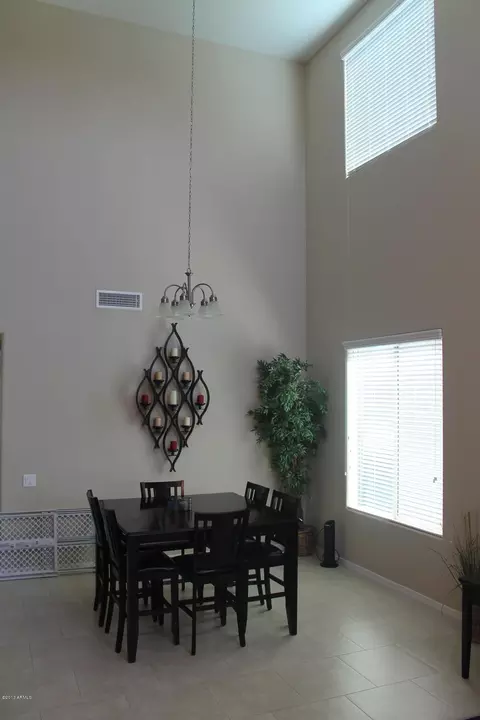3842 E Cat Balue Dr, Phoenix, AZ 85050 photo 5