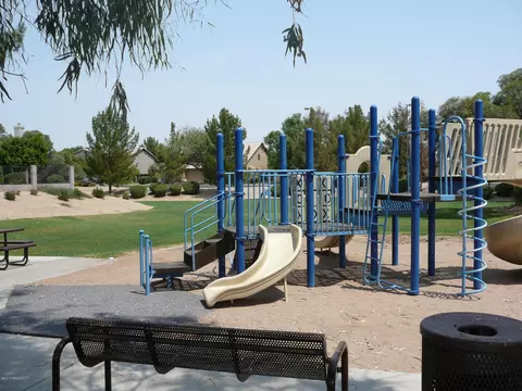 3859 E Indigo Bay Dr, Gilbert, AZ 85234 photo 2