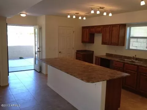 8016 S 2nd Dr, Phoenix, AZ 85041 photo 6