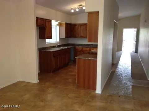 8106 S 2nd Dr, Phoenix, AZ 85041 photo 7