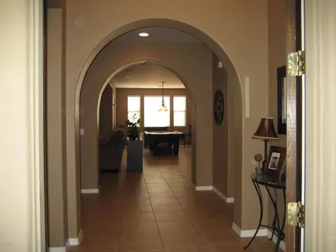 3971 E Crest Ln, Phoenix, AZ 85050 photo 1