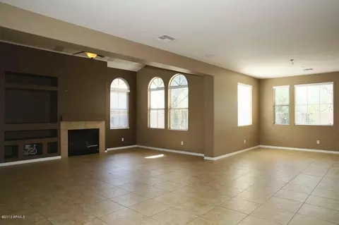 3971 E Crest Ln, Phoenix, AZ 85050 photo 6