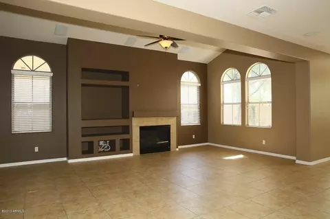 3971 E Crest Ln, Phoenix, AZ 85050 photo 3