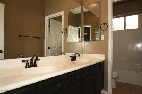 3971 E Crest Ln, Phoenix, AZ 85050 photo 28