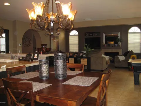 3971 E Crest Ln, Phoenix, AZ 85050 photo 11