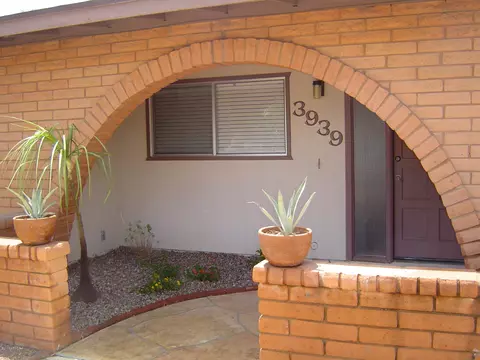 3939 E Sunnyside Dr, Phoenix, AZ 85028 photo 2