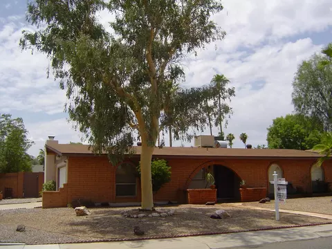 3939 E Sunnyside Dr, Phoenix, AZ 85028 photo 1