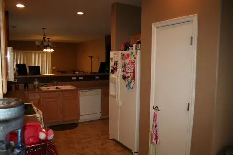10219 E Kilarea Ave, Mesa, AZ 85209 photo 6