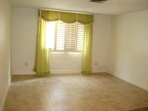 1702 E Pleasant Ln, Phoenix, AZ 85040 photo 8