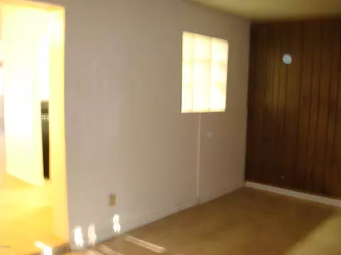 1702 E Pleasant Ln, Phoenix, AZ 85040 photo 3