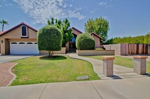 1941 E Citation Ln, Tempe, AZ 85284 photo 2
