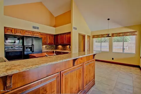 1941 E Citation Ln, Tempe, AZ 85284 photo 14