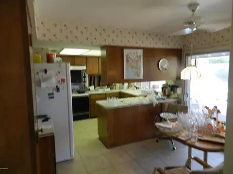 301 Eugie Ave, Phoenix, AZ 85022 photo 13