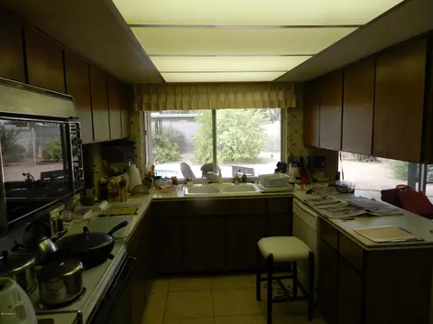 301 Eugie Ave, Phoenix, AZ 85022 photo 12