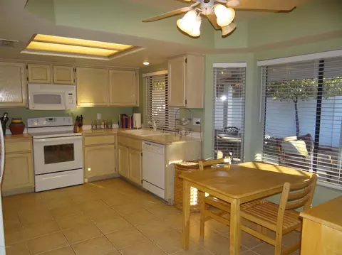 3222 E Topeka Dr, Phoenix, AZ 85050 photo 10