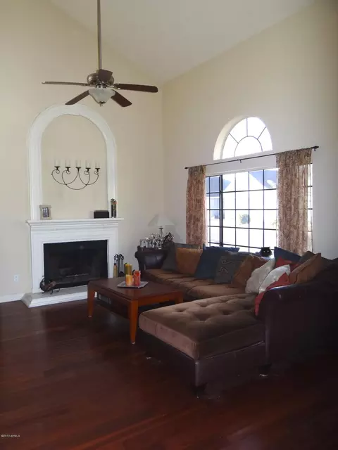 3222 E Topeka Dr, Phoenix, AZ 85050 photo 4