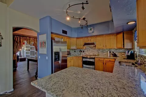 561 S Peppertree Dr, Gilbert, AZ 85296 photo 62