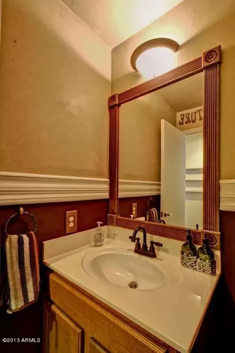 561 S Peppertree Dr, Gilbert, AZ 85296 photo 47