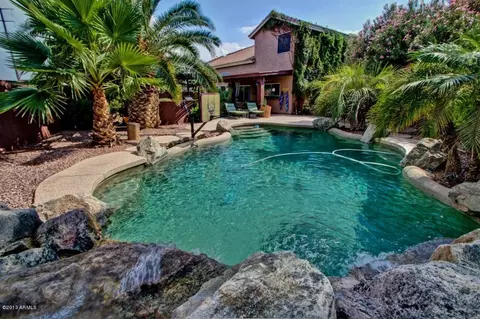 561 S Peppertree Dr, Gilbert, AZ 85296 photo 7