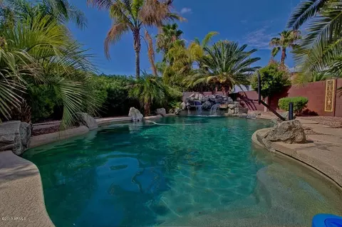 561 S Peppertree Dr, Gilbert, AZ 85296 photo 4