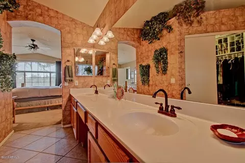 561 S Peppertree Dr, Gilbert, AZ 85296 photo 31
